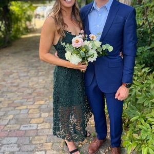 Beautiful dark emerald midi dress with lace overlay. Size M. Brand: ASTR